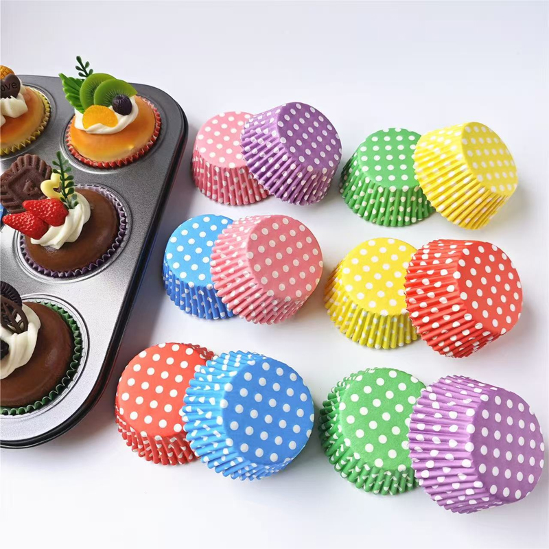 100枚入り水玉模様ケーキペーパーライナー、耐油ベーキングカ - Kitchen Paper For Baking のレビューと価格